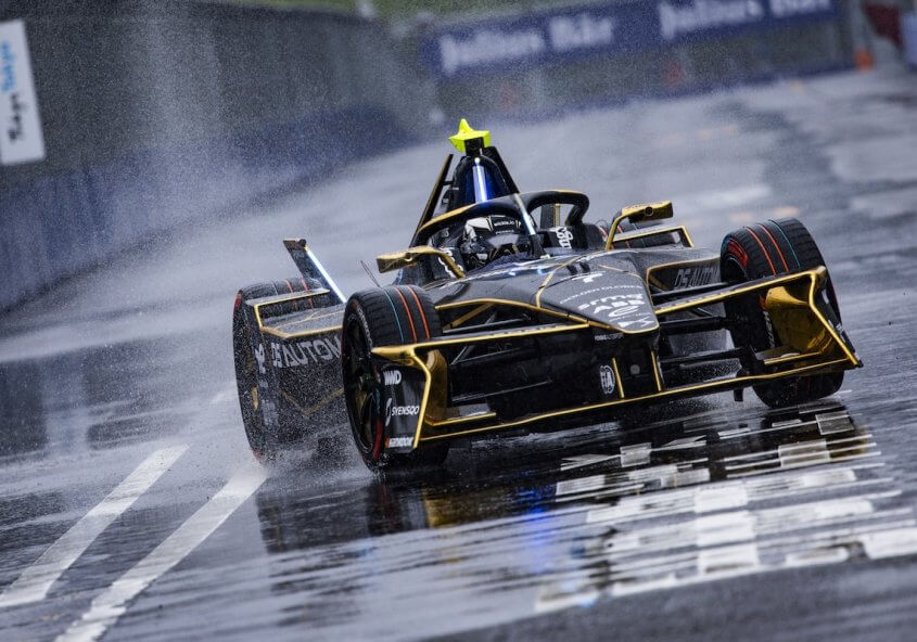 Maximilian Günther driving in wet conditions at the 2025 Tokyo E-Prix for DS PENSKE